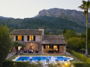 VILLA CAN PERIC WITH POOL Quiet and spacious